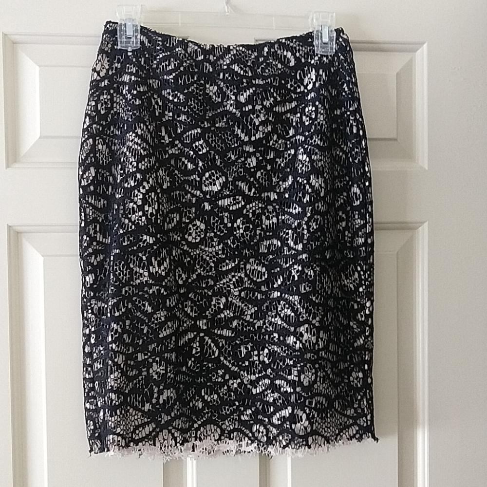 Lace skirt